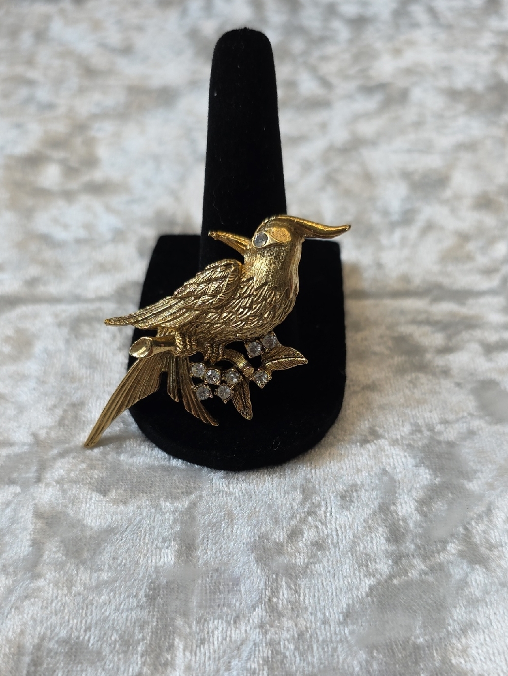 Vintage Gold Tone Bird Brooch Coquette Girl Pin - Elegant Avian Accent